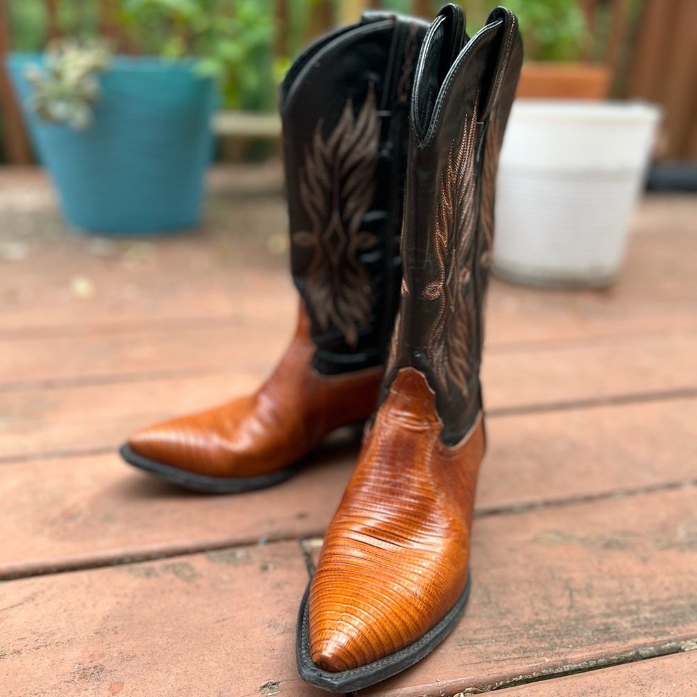 Authentic Tony Lama Cowgirl Boots - 7M - black and brown leather - Western - Picture 10 of 13
